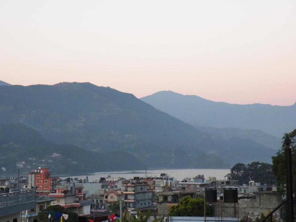Pokhara Abroad Inn Δωμάτιο φωτογραφία